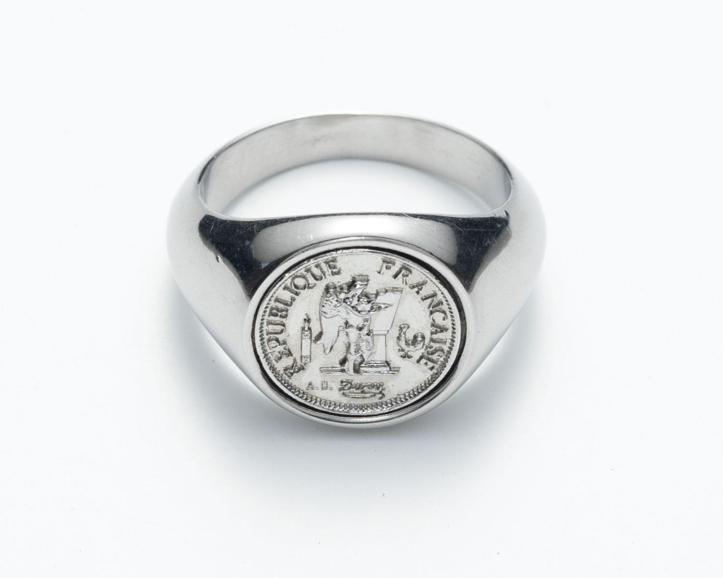 jewelry photo retouching services In Canada